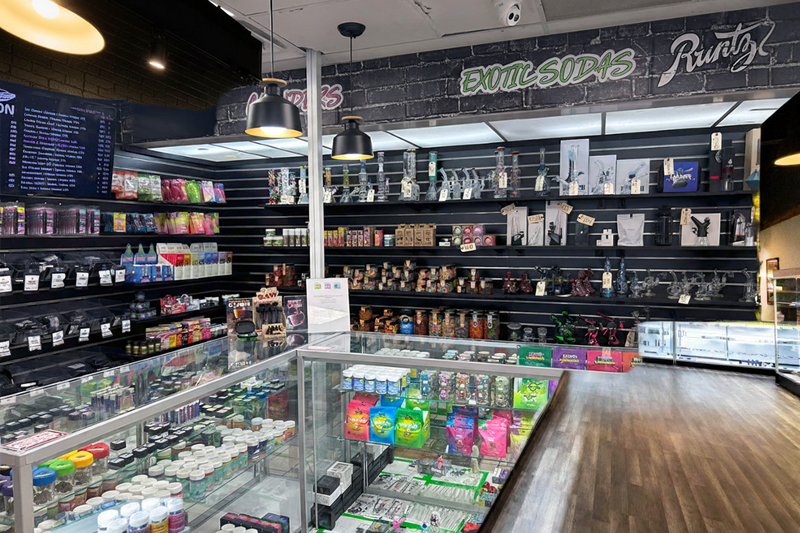 How to Approach Smoke Shops to Sell Your Glass Art